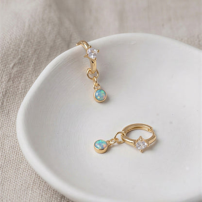 14K Gullbelagt Sølv Øreringer med Blå Opal & Hvit Stein – Hoop Øredobber (Par)