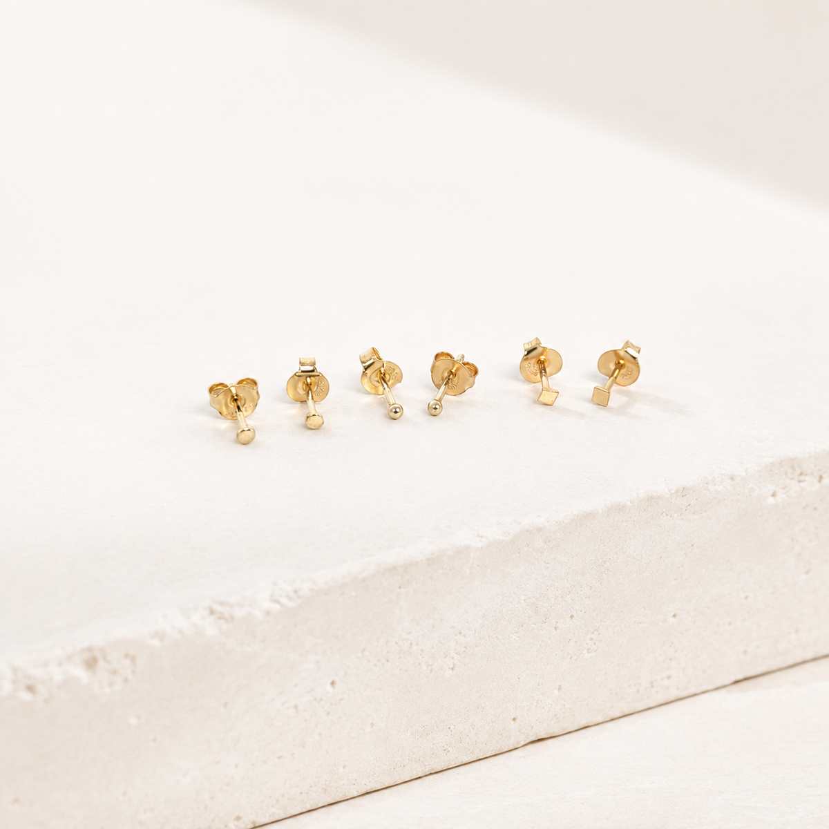 minimalist simple stud set